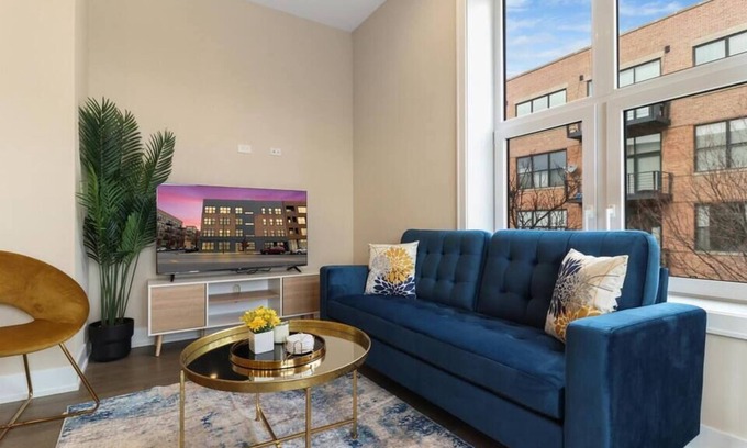 Wicker Park Apartamento | W16 Chic Bucktown 2BR Apt w/ In-Unit Laundry