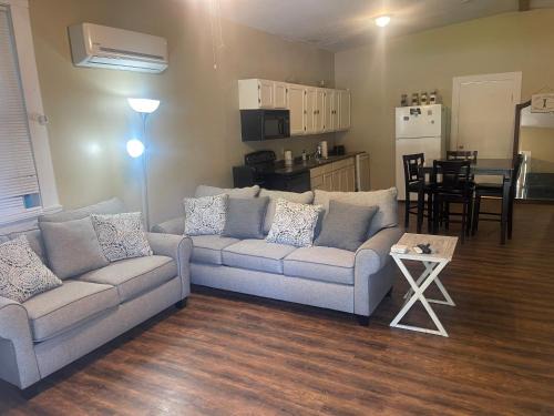Landon Branch Casa | Waco Charm A Petite Guesthouse Getaway