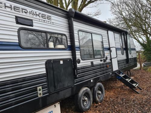 Winestead Otro | Waders retreat
