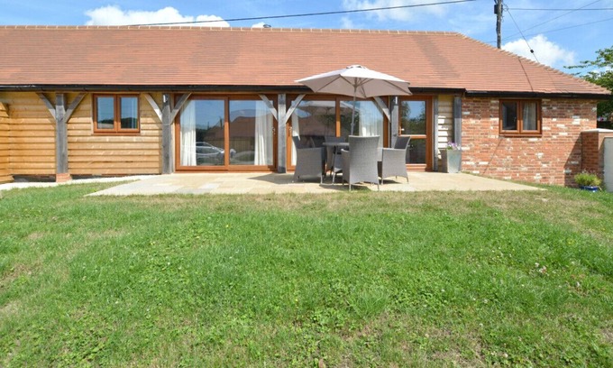 Beckley Casa | Waders - Two Bedroom House, Sleeps 4