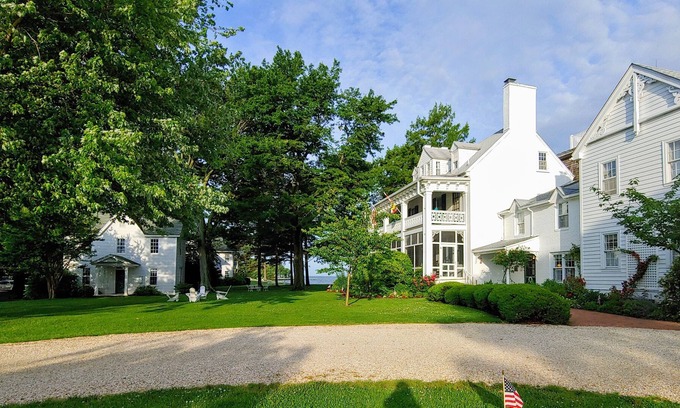 McDaniel Hotel | Wades Point Inn