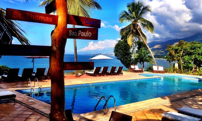 Carries Hotel | Wahoo Bay Beach Club & Resort