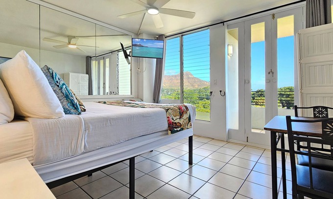 Waikiki Apartamento | 6th Floor Balcony Waikiki Beach Studio - WAIKIKI GRAND HOTEL® 615