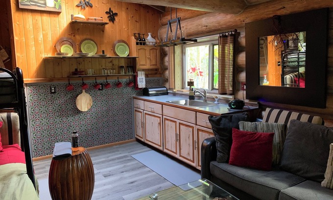 Kukuihaele Cabina | Waipio Valley adjacent; Cozy, serene stream side retreat for two or three