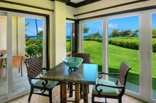 Wailua Apartamento | Waipouli Beach Resort Exquisite Ocean Front Condo in Oceanfront H Building Sleeps 8 AC Pool
