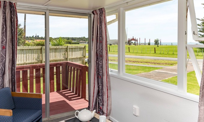 Paihia Cabina | Waitangi Beach Bach 30A