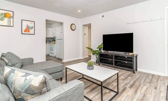 Northeast Virginia Beach Casa | Wake Forest Bungalow - Suite B