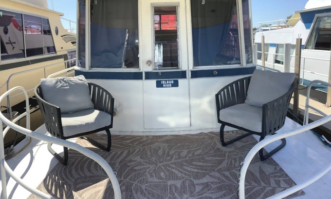 Port Clinton Alquiler De Eote | Wake up ON the lake aboard Island King