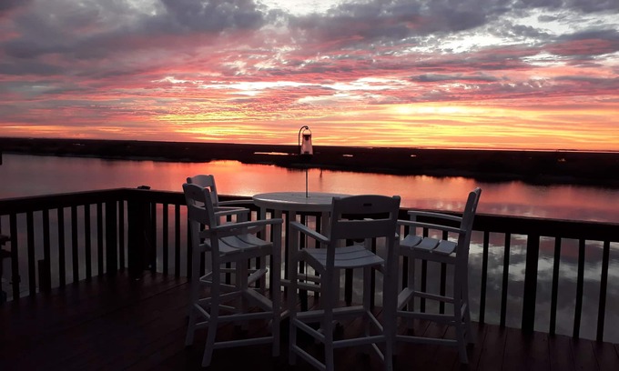 Matagorda Casa | ¡Tarifas reducidas fuera de temporada!/ ¡Despierta en el agua! Matagorda, Texas