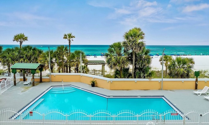 Panama City Beach Hotel | Wake Up to the Sound of Waves – Gorgeous Beachfront Stay, Free Parking