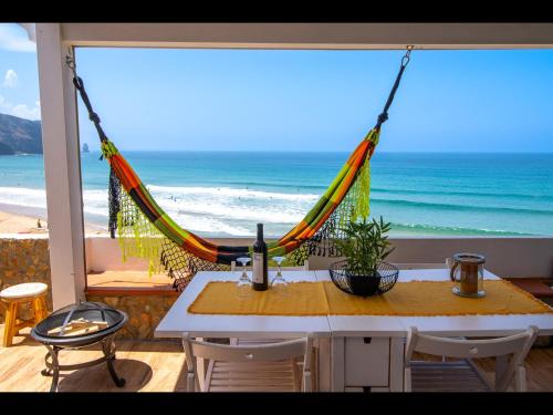 Aljezur Casa | Wake up to the sea in this charming house in Aljezur