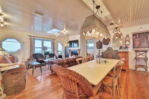Summer Haven Casa | Wake Up to Waves - 3BR on the Sand