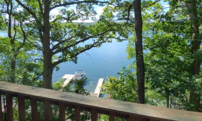 Town of Jerusalem Casa | Wakiva Esperanza: Beautiful Lakefront and Dog-friendly Home