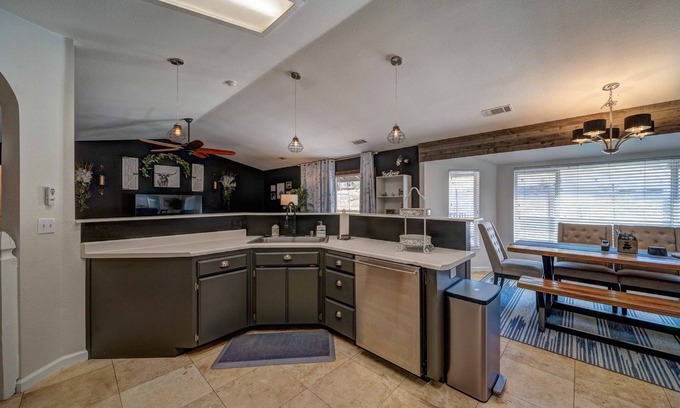 Columbia Casa | Wales Retreat