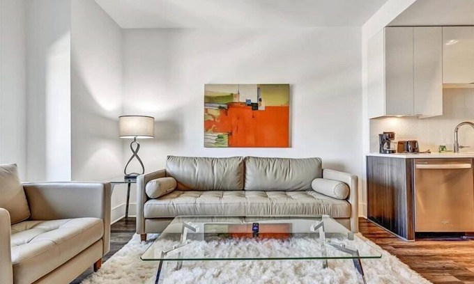 Garden Hills Apartamento | Walk 8mins to Buckhead Village| 2BR nr HJ Airport