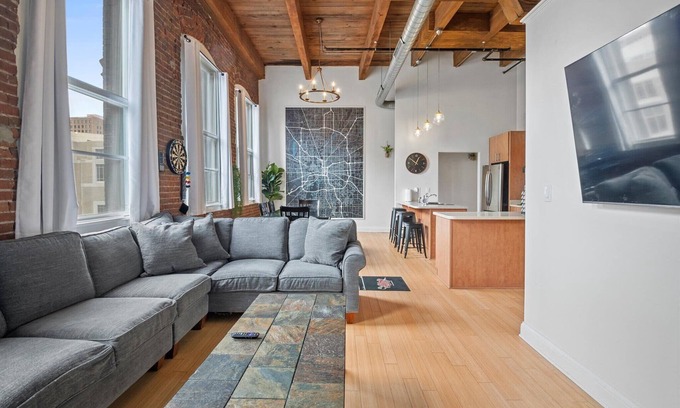 Wholesale District Casa | Walk Anywhere Downtown Indy