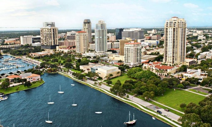 St. Petersburg Casa | Walk Everywhere Heart of Downtown St Pete