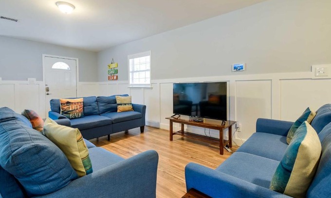 Atlantic Beach Casa | Walk to Atlantic Beach Family Gem with Fenced Yard