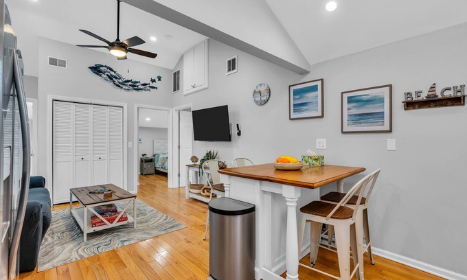 Seaside Heights Cabaña | Walk to beach! 4 Beach Badges Included. BBQ + Fire Pit. Towels and Linens incl.