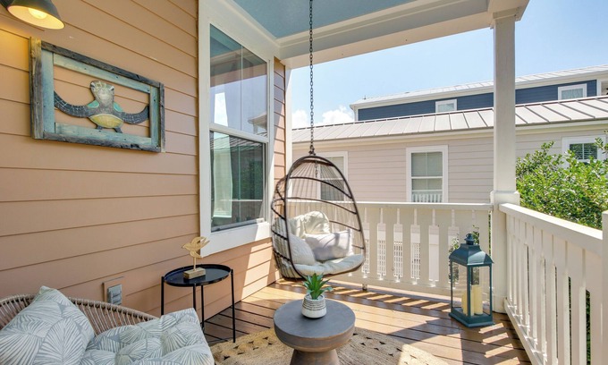 Pass Christian Cabaña | Walk to Beach: Cottage w/Yard in Pass Christian!