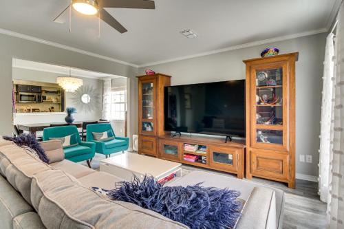 Bay St Louis Casa | Walk to Beach, Fenced Patio Bay St Louis Getaway!