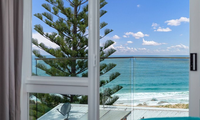 Malua Bay Casa | Magnificent Malua Views, Stroll to the beach