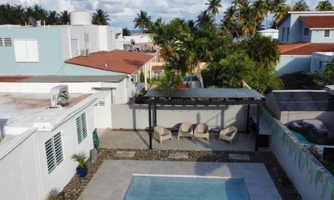 Rio Abajo Casa | walk to beach or swim in the pool, 4 bedrooms by RedAwning