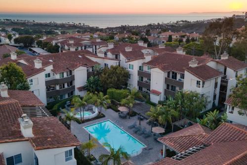 Monarch Beach Casa | Walk to Beach Pool Hot Tub Private Patio Parking Seabreeze Retreat
