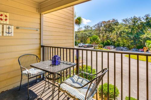 Folly Field Apartamento | Walk to Beach Resort Perks at Hilton Head Condo!
