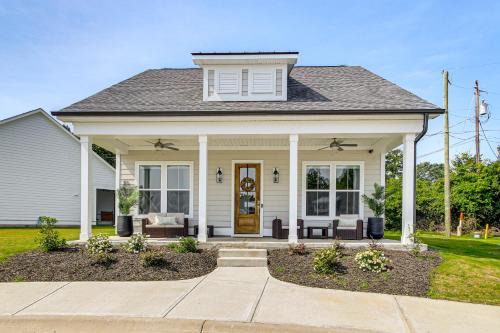 Greenwood Casa | Walk to Boat Ramp Lake Greenwood Getaway!