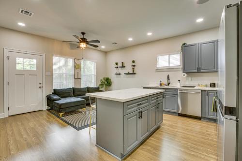 Gert Town Casa | Walk to Carrollton Ave Eats Bright NOLA Duplex!