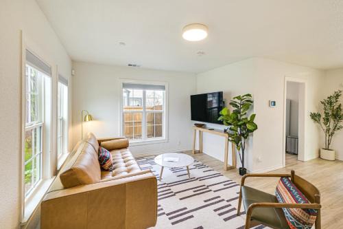Central Arlington Casa | Walk to Cowboys Games Arlington Home with Pool!