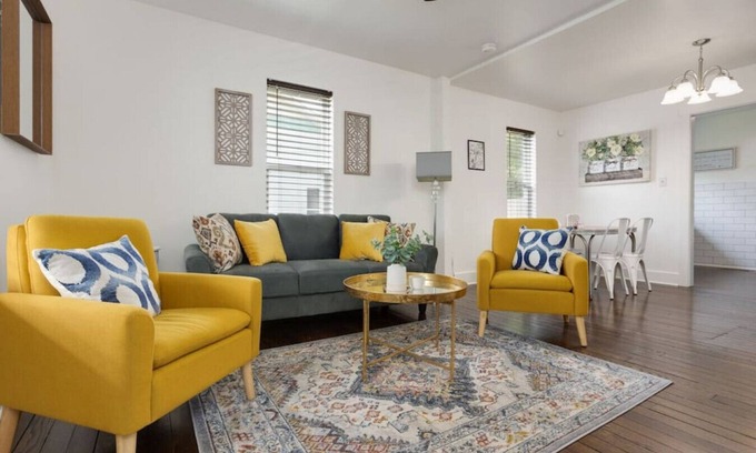 Columbia Casa | Walk to Downtown Columbia*Fenced Yard*Pet-Friendly