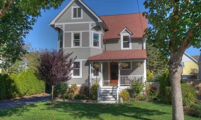 Mystic - New London Casa | Walk to downtown! Ideal location for Mystic adventures.