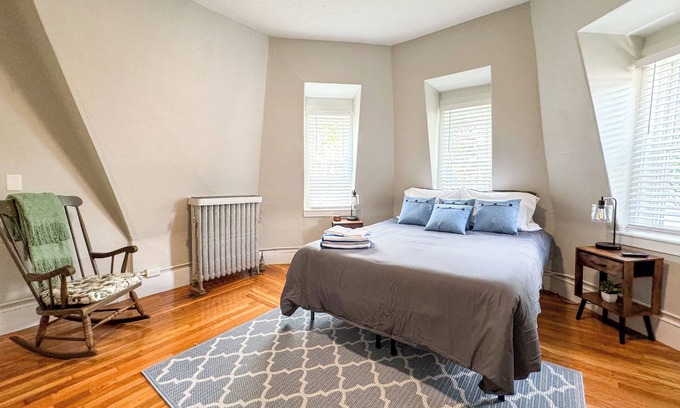 Downtown Apartamento | Walk to Downtown - Mins to MHT and SNHU Arena