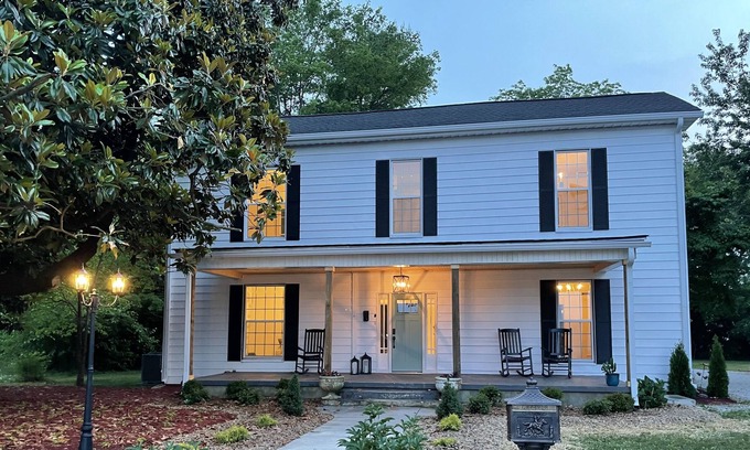 Winchester Casa | Walk to Downtown Winchester - Less than 1 mile from Tim's Ford Lake