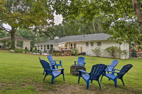 Alpharetta Casa | Walk to Dtwn Alpharetta Modern Home with Fire Pit