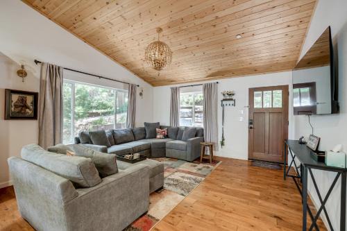 Twain Harte Casa | Walk to Dtwn Charming Family Cabin in Twain Harte