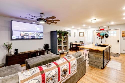 Fairbanks Casa | Walk to Dtwn Dog-Friendly Retreat in Fairbanks!
