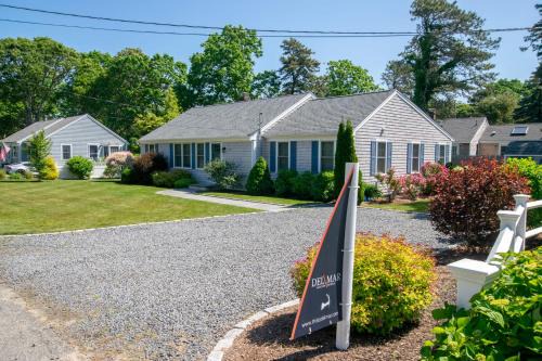 Harwich Port Casa | Walk to Earle Rd Beach Incredible Patio