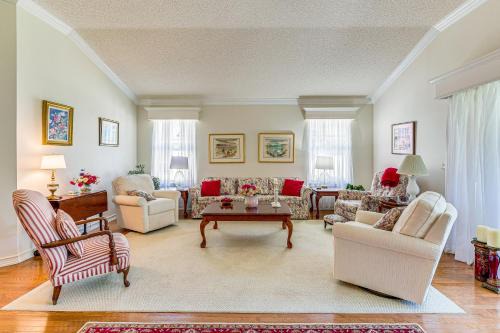 Santiago Casa | Walk to Golf and Pool Pet-Friendly Villages Home