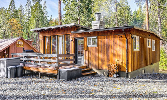 Twain Harte Cabina | Walk to Golf, Lake: Twain Harte Cabin w/ Fireplace
