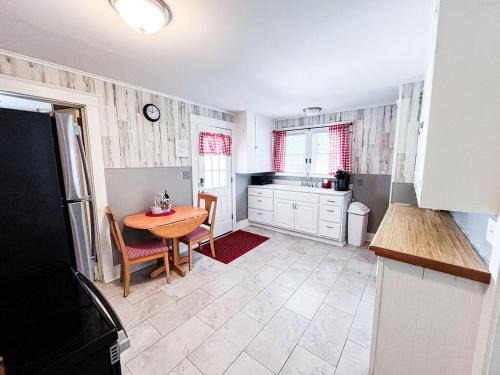 Endicott Casa | Walk to Golfcourse EnJoie House PetFriendly