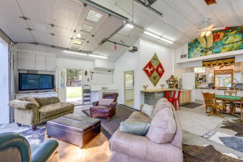 Libby Apartamento | Walk to Happys Inn Studio with Outdoor Space!