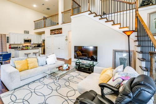 McKinney Casa | Walk to Historic Dtwn McKinney Family Retreat