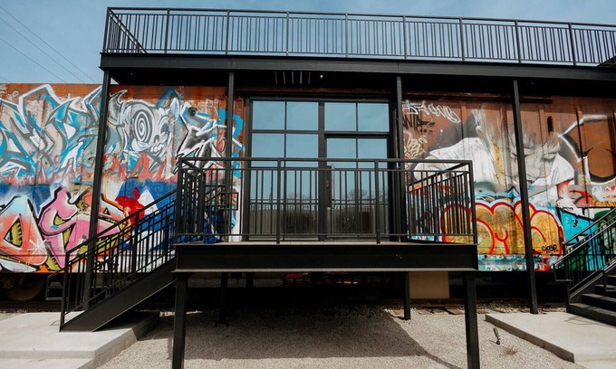 Downtown Wichita Casa | Walk To Intrust Arena - Modern Boxcar experience!