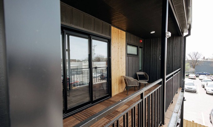 Downtown Wichita Apartamento | Walk To Intrust Bank Arena! Modern Loft W/ W&D!