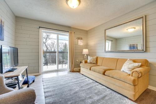 Cape Fair Apartamento | Walk to Lake and Trails Cape Fair Retreat with Grill!
