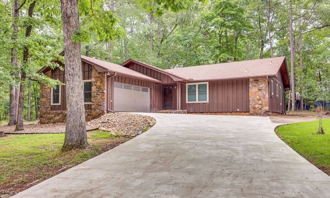 Hot Springs Village Casa | Walk to Lake DeSoto: Hot Springs Village Retreat!
