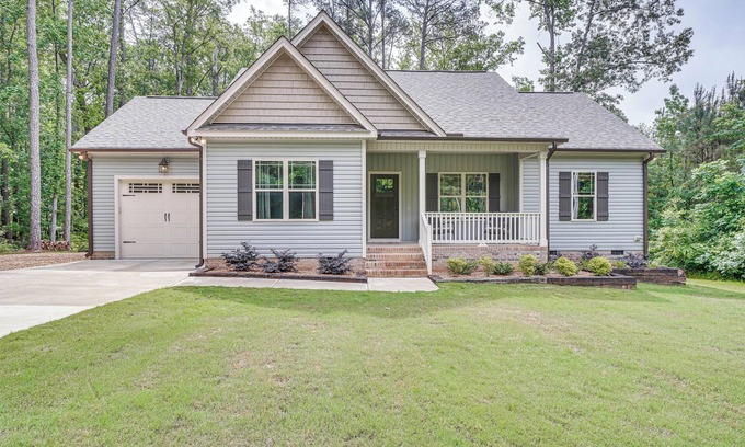 Littleton Casa | Walk to Lake Gaston: Family Home w/ Yard